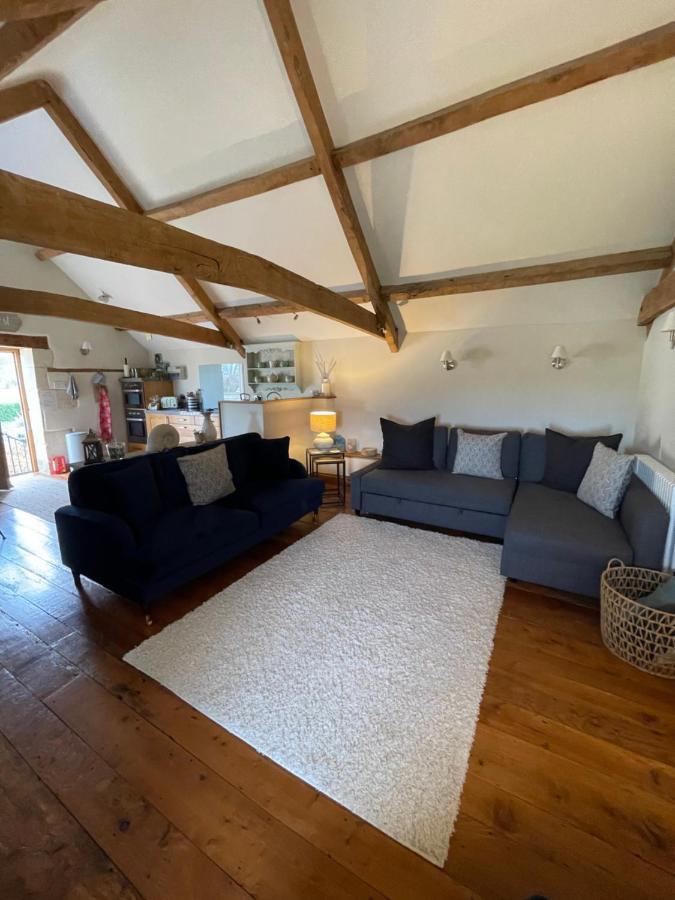The Cider Barn - Spacious First Floor Apartment Set Within Barn Conversion 切尔滕纳姆 外观 照片